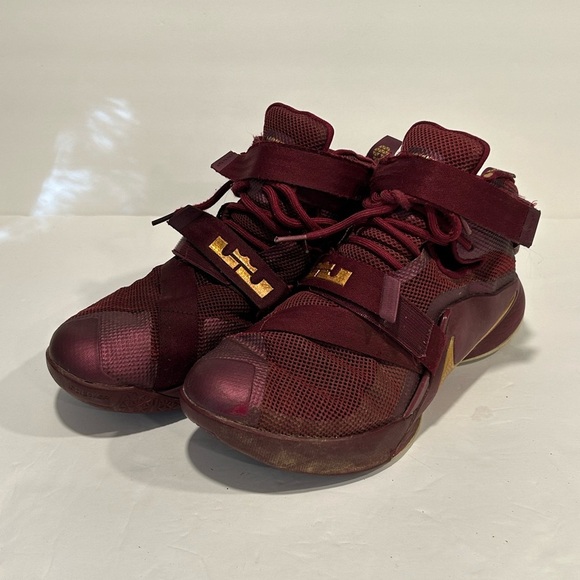 Men's Nike LeBron Soldier 9 Premium Basketball Shoes Sneakers Sz 10 Deep Garnet - Picture 2 of 10